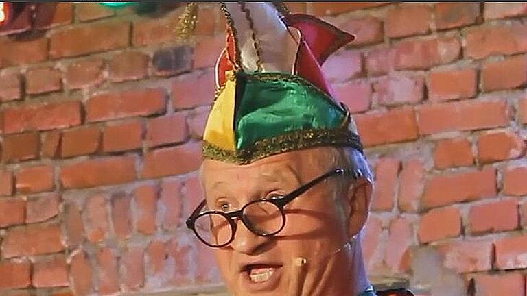 Alfred Erhard gehört als Bajazz mit Latern seit langem mit zum Fasching in Rannungen. Screenshot: Dieter Britz - Alfred Erhard gehört als Bajazz mit Latern seit langem mit zum Fasching in Rannungen. Screenshot: Dieter Britz Alfred Erhard gehört als Bajazz mit Latern seit langem mit zum Fasching in Rannungen. Screenshot: Dieter Britz - Alfred Erhard gehört als Bajazz mit Latern seit langem mit zum Fasching in Rannungen. Screenshot: Dieter Britz
