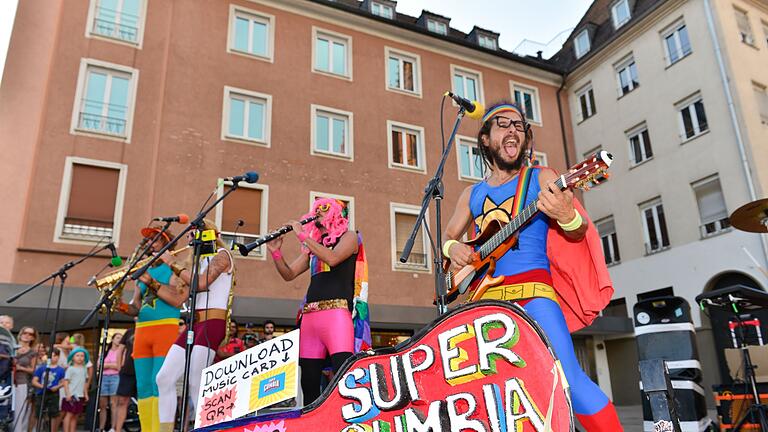 Tausende Menschen besuchten das STRAMU 2024 Festival in Würzburg am 06.09.2024