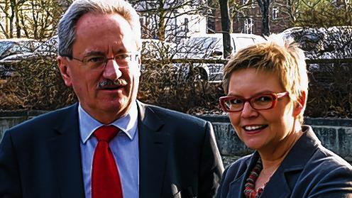 Begrüßung in Bad Kissingen: SPD-Kreisvorsitzende Sabine Dittmar empfängt Christian Ude vor dem Tattersall.