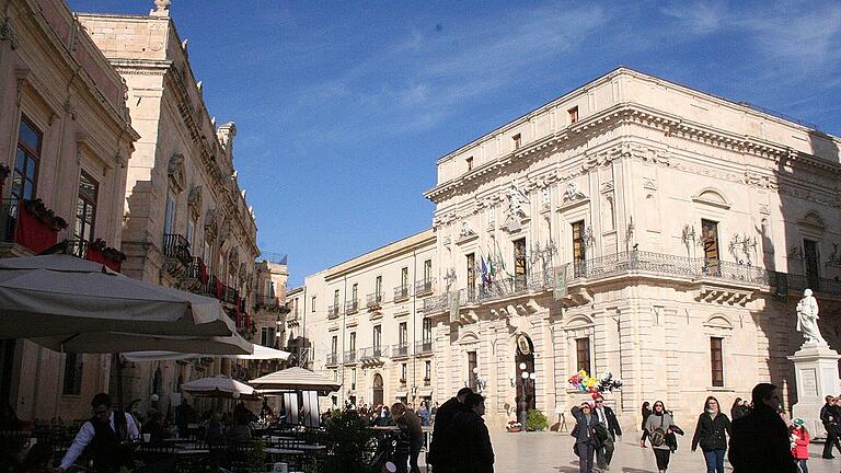 Wunderschön: die City von Siracusa. Die Stadt auf Sizilien ist jetzt offiziell mit Würzburg befreundet. Wunderschön: die City von Siracusa. Die Stadt auf Sizilien ist jetzt offiziell mit Würzburg befreundet.