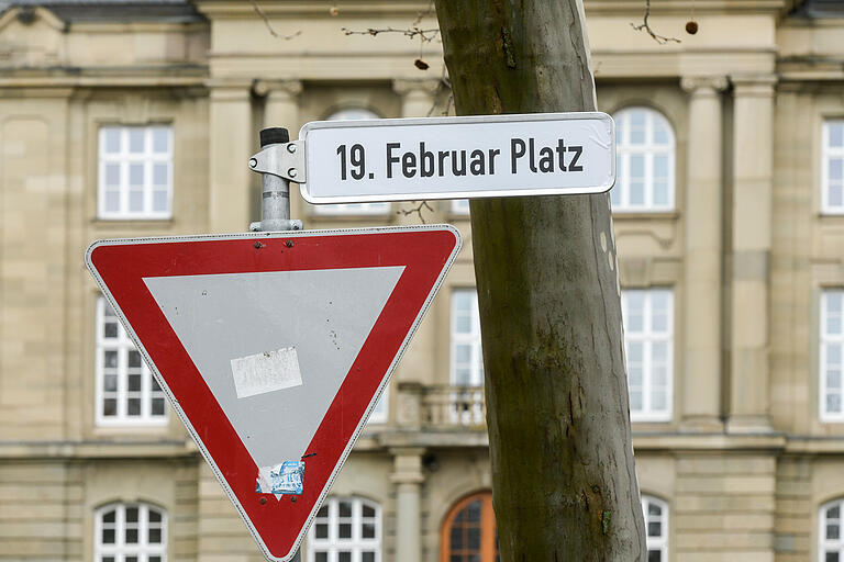 Für den Wittelsbacherplatz schlägt das 'NebenAn Kollektiv' den Namen '19. Februar-Platz' vor.