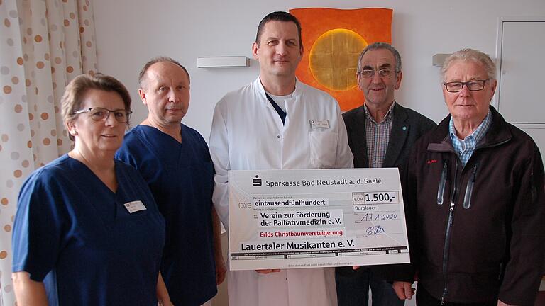 Lauertaler Musikanten spenden für Palliativstation