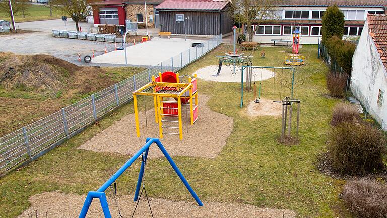 Werden diese Spielgeräte auf dem Lülsfelder Spielplatz bald per App gemanagt? Werden diese Spielgeräte auf dem Lülsfelder Spielplatz bald per App gemanagt?