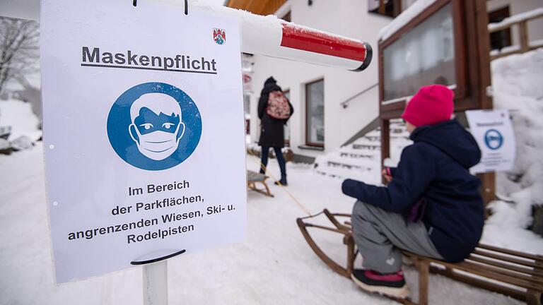 Die 15-Kilometer-Regel gilt im Landkreis Schmalkalden-Meiningen lediglich als Empfehlung. Damit sind Ausflüge in die örtlichen Wintersportgebiete (Symbolbild) uneingeschränkt möglich.