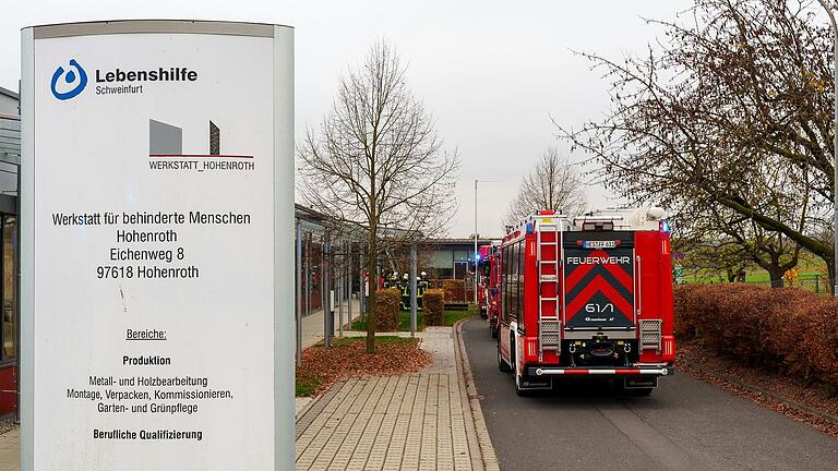 Im Keller der Werkstatt für behinderte Menschen der Lebenshilfe in Hohenroth ist es am Dienstagmittag zu einer Verpuffung gekommen.