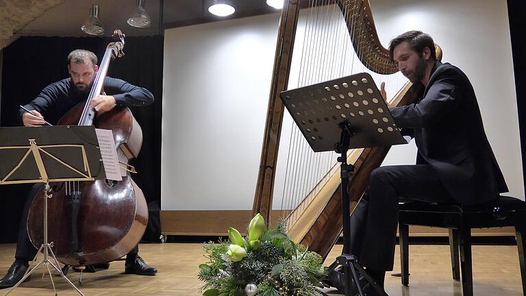 Spielt gerne in ungewöhnlichen Besetzungen: Harfenist Andreas Mildner, hier mit dem Kontrabassisten Stanislav Anischenko. Spielt gerne in ungewöhnlichen Besetzungen: Harfenist Andreas Mildner, hier mit dem Kontrabassisten Stanislav Anischenko.