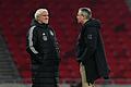 Rudi Völler (l.) und Andreas Rettig       -  Andreas Rettig (r.) hofft, dass Rudi Völler seinen Vertrag bis 2028 verlängert.