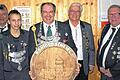 Zielsicher: Sie gingen als Gewinner beim diesjährigen Königsschießen der Schützengilde Rimpar hervor, (von links) 1. Ritter Rainer Buchhardt, Schützenprinz Domenico Gressel, Schützenkönig Thomas Roß, 2. Ritter Reiner Gressel mit Schützenmeister Rudolf Baumeister.