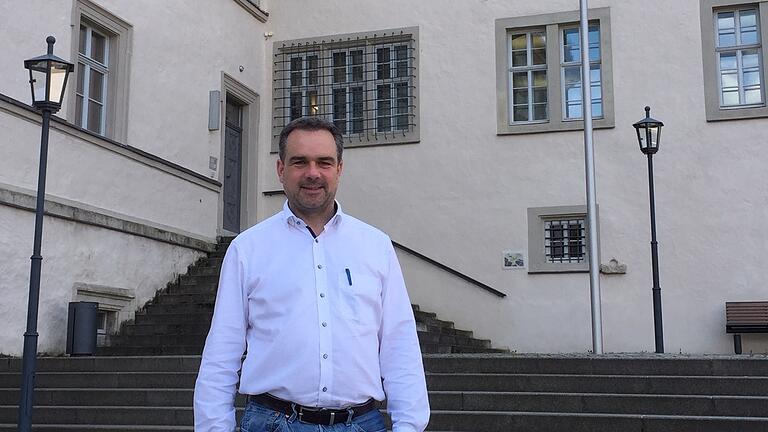 Fladungens Bürgermeister Michael Schnupp setzt auf Sachpolitik statt Parteidenken. 'Im Fokus steht das Wohl der Stadt', lautet seine Devise. Fladungens Bürgermeister Michael Schnupp setzt auf Sachpolitik statt Parteidenken. 'Im Fokus steht das Wohl der Stadt', lautet seine Devise.