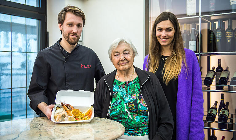 Freuen sich über den Erfolg ihres Projekts für den guten Zweck (von links): Julius, Eleonore und Franziska Süß.
