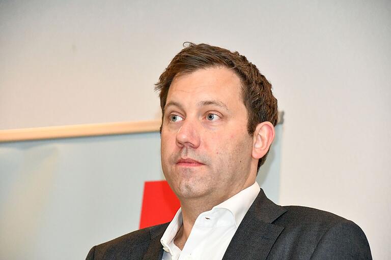 Lars Klingbeil beantwortete in Zeil Fragen interessierter Bürger zu verschiedenen Themenbereichen.
