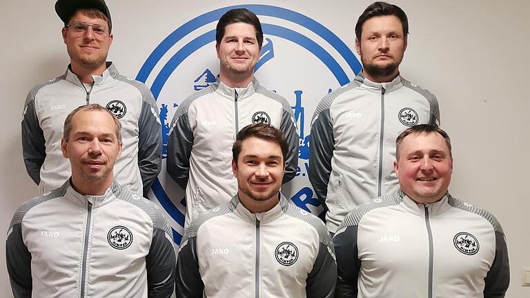 Der ASV Rimpar stellt sein Trainerteam für die Landesliga-Fußballer breiter auf. Hintere Reihe (von links): Christian Oppel, Marcel Heck, Henry Stenzinger. Vorne: Matthias Schmelzeisen, Philipp Loew, Jens Bausenwein.