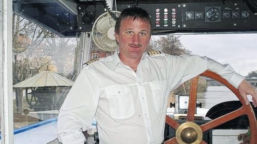 Ralf Wiertelorz, Kapitän der „Stadt Schweinfurt“, ist von der Stadt Schweinfurt enttäuscht, weil diese ihn im Kampf gegen Randalierer nicht genügend unterstützt, wie er findet. Ralf Wiertelorz, Kapitän der „Stadt Schweinfurt“, ist von der Stadt Schweinfurt enttäuscht, weil diese ihn im Kampf gegen Randalierer nicht genügend unterstützt, wie er findet.