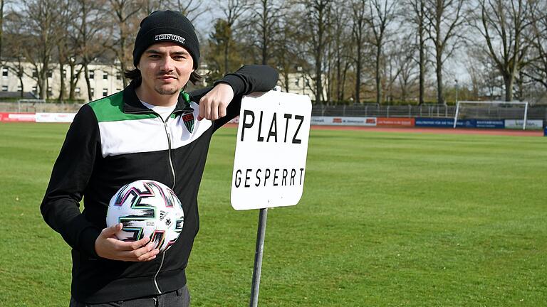 Lange war der Sport verboten, nun dürfen auch die Jungs von Marcel Kühlinger, U-15-Trainer und kommissarischer NLZ-Leiter des FC 05 Schweinfurt, wieder ran.