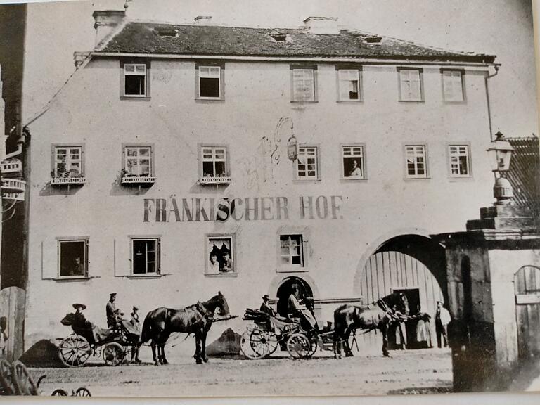 Der 'Fränkische Hof' ist eines der größten Anwesen in der Hofheimer Altstadt. 1883 speiste dort auch einmal Kronprinz Wilhelm mit seinen Offizieren.