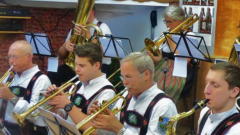 Österliche musikalische Grüße überbrachte die Kolpingkapelle Schönau bei ihrem traditionellen Osterkonzert.