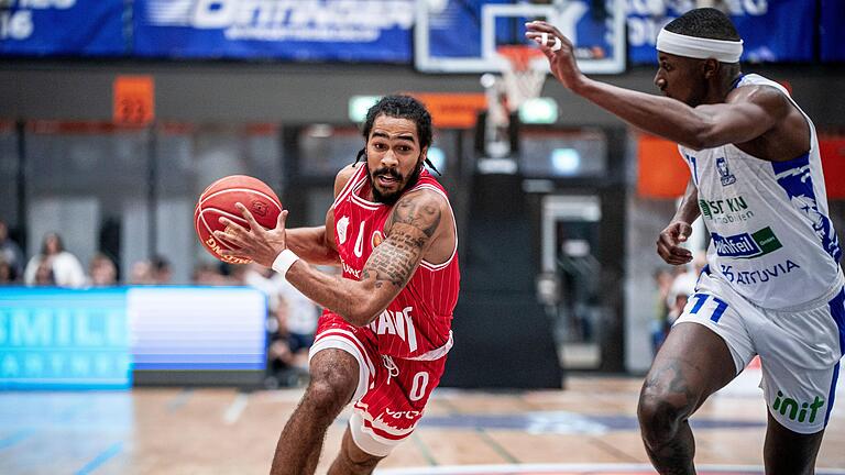 Otis Livingston war mit 21 Zählern der besten Punktesammler der Würzburg Baskets beim am Ende dann ungefährdeten Sieg in Karlsruhe.