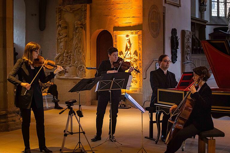 Die Zuschauer lauschten dem Fattoamano Quartett der Bamberger Symphoniker. Die Zuschauer lauschten dem Fattoamano Quartett der Bamberger Symphoniker.