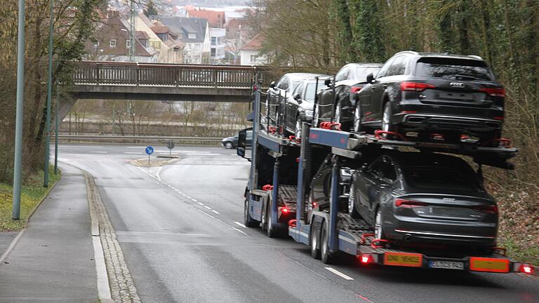 Der Steigweg dient als Hauptzufahrt in den oberhalb gelegenen Kitzinger Innopark - und wird es vorerst auch bleiben. Der Steigweg dient als Hauptzufahrt in den oberhalb gelegenen Kitzinger Innopark - und wird es vorerst auch bleiben.