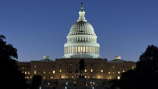 Kapitol in Washington       -  Still ruht der See: Im US-Finanzstreit ist weiterhin keine Lösung in Sicht. Foto: Jim Lo Scalzo