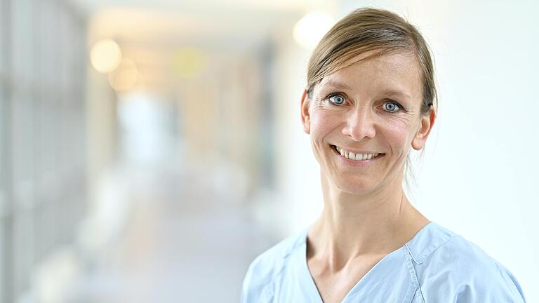 Dr. Teresa Deffner arbeitet als Psychologin auf der Intensivstation im Uniklinikum Jena. Sie gehört dort fest zum Team - selten auf Intensivstationen in Deutschland.