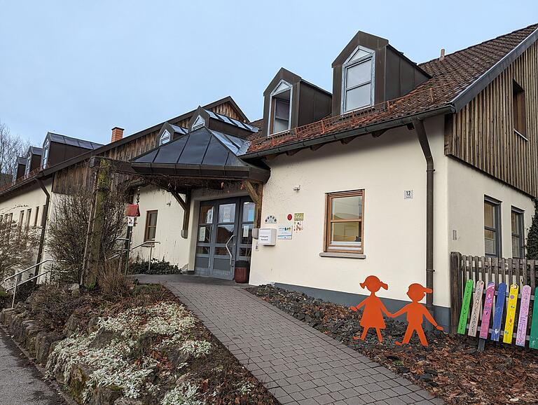 Tiefer in die Taschen greifen müssen künftig die Eltern der Krippen-, Kindergarten- und Hortkinder. Einstimmig beschloss der Gemeinderat eine Gebührenerhöhung. Tiefer in die Taschen greifen müssen künftig die Eltern der Krippen-, Kindergarten- und Hortkinder. Einstimmig beschloss der Gemeinderat eine Gebührenerhöhung.