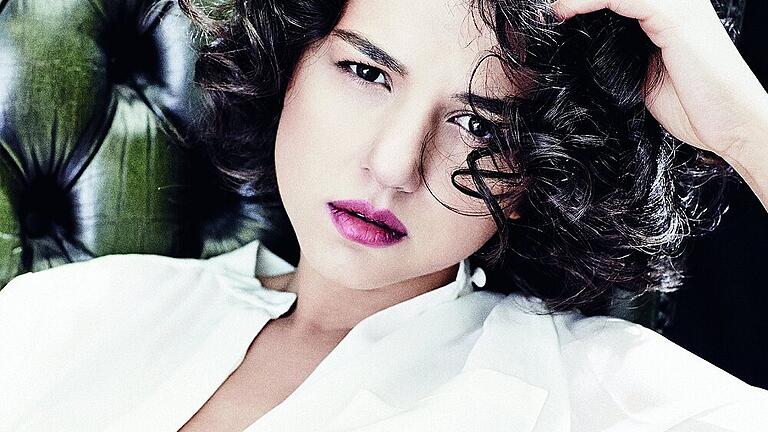 kg-kiso-Buniatishvili Khatia       -  _
