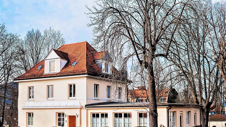 Das 2014 eröffnete Walter-Meder-Haus in der Schloßstraße wird für Trauer- und Gedenkfeiern, aber auch für Schulungen und Seminare genutzt.       -  Das 2014 eröffnete Walter-Meder-Haus in der Schloßstraße wird für Trauer- und Gedenkfeiern, aber auch für Schulungen und Seminare genutzt.