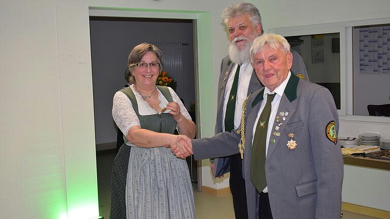 Auf dem Foto Ute Sittler, Schützenmeister Michael Reichert, Sportleiter Peter König. Auf dem Foto Ute Sittler, Schützenmeister Michael Reichert, Sportleiter Peter König.