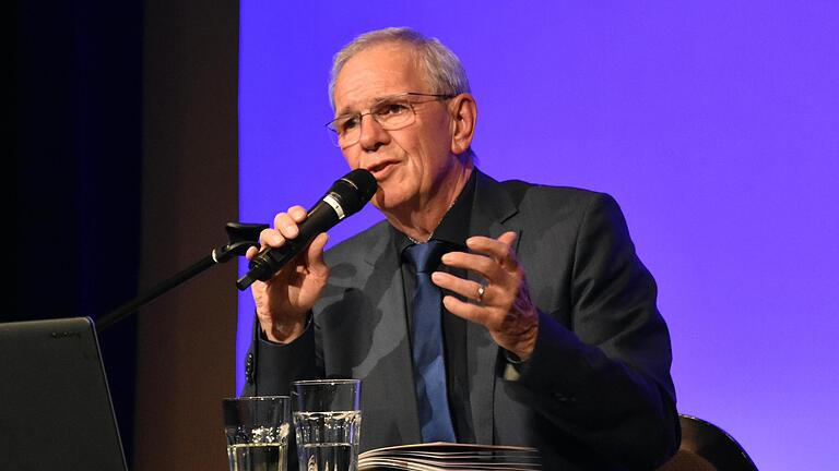 Liest und erzählt im Rahmen des Literaturfestival MainLit aus seinem Leben: Fritz Egner.&nbsp;
