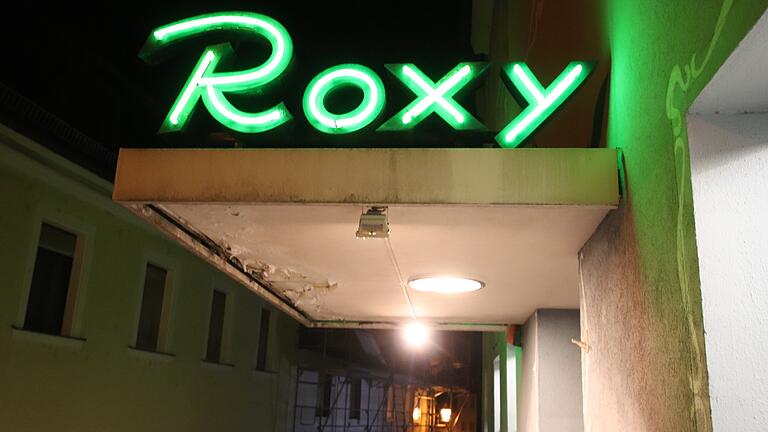 Bald wieder Licht aus im Kitzinger Roxy? Nein, sagt&nbsp;Christine Jenike vom Fördervereins des Programmkinos. Sie seien gut gegen die Coronakrise aufgestellt.