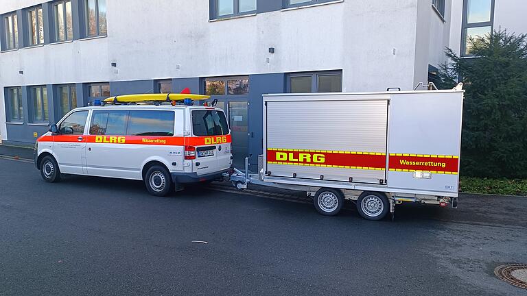 Neuer Geräteanhänger Wasserrettung.