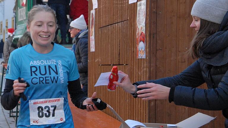 Delia Schmitt aus Würzburg kam in Ochsenfurt als schnellste Frau ins Ziel. Delia Schmitt aus Würzburg kam in Ochsenfurt als schnellste Frau ins Ziel.