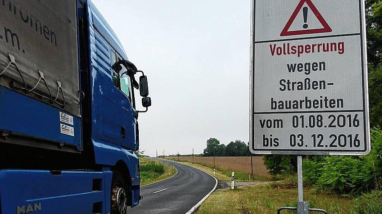 Kein Durchkommen mehr heißt es ab diesem Montag zwischen Mellrichstadt und dem Hainhof. Dann beginnen die Arbeiten zur Generalsanierung der Staatsstraße 2292 bis zum Abzweig nach Ostheim. Einen Zeitplan für die weiteren Abschnitte bis zur Besengaustraße gibt es noch nicht.