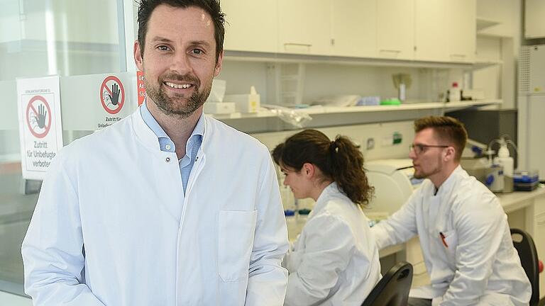 „Kraftwerks“-Forscher: Kardiologe Professor Christoph Maack in seinem Labor am Deutschen Zentrum für Herzinsuffizienz. „Kraftwerks“-Forscher: Kardiologe Professor Christoph Maack in seinem Labor am Deutschen Zentrum für Herzinsuffizienz.