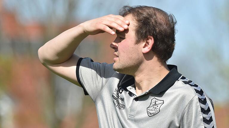 Wartet seit fünf Spielen auf einen Heimsieg mit seiner Mannschaft: Julian Grell, der Trainer des TSV Aubstadt