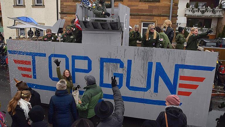 Als Kampfpiloten war für die &bdquo;Hütte&ldquo; die lokalen Startbahn zu kurz.