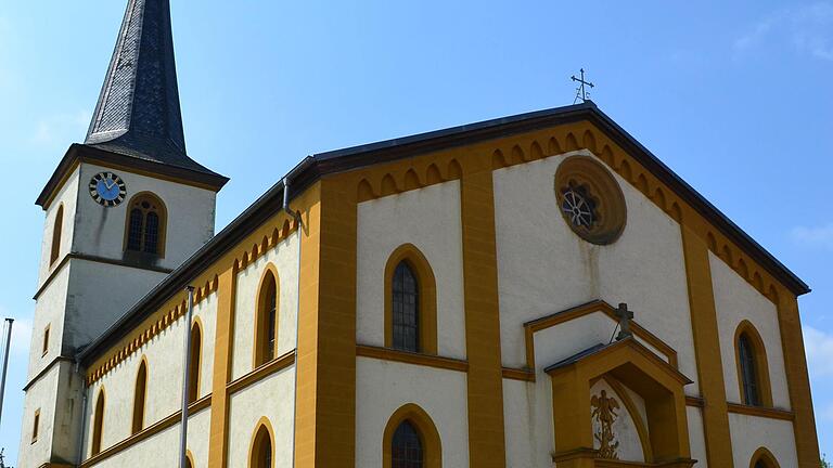 Die Kirche in Kützberg, Ortsteil von Poppenhausen im Landkreis Schweinfurt.