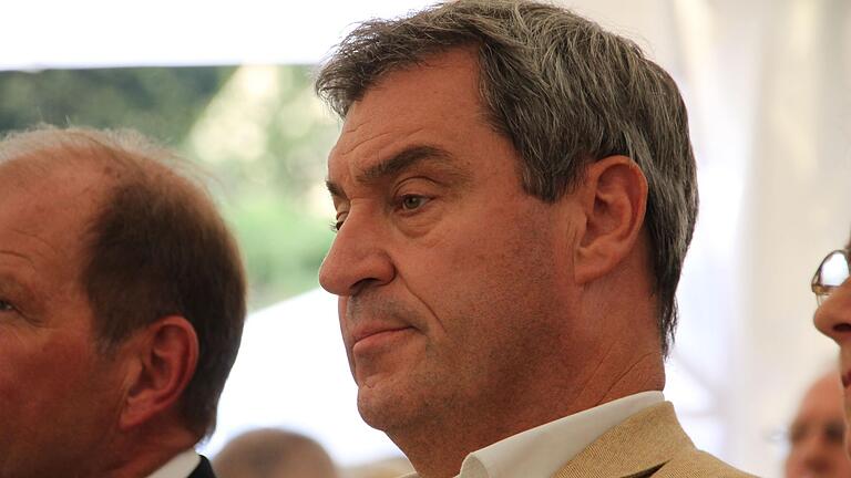 Ministerpräsident Markus Söder war am Montag in Lohr (Lkr. Main-Spessart). Er äußerte sich zu dem Fall des getöteten 14-Jährigen. Ministerpräsident Markus Söder war am Montag in Lohr (Lkr. Main-Spessart). Er äußerte sich zu dem Fall des getöteten 14-Jährigen.