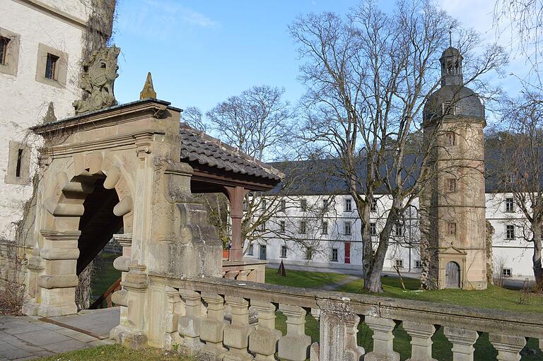 Blick auf die Klosteranlage in Maria Bildhausen. Das ehemalige Konventgebäude soll dauerhaft Räumlichkeiten der Akademie Barbara Stamm beherbergen.