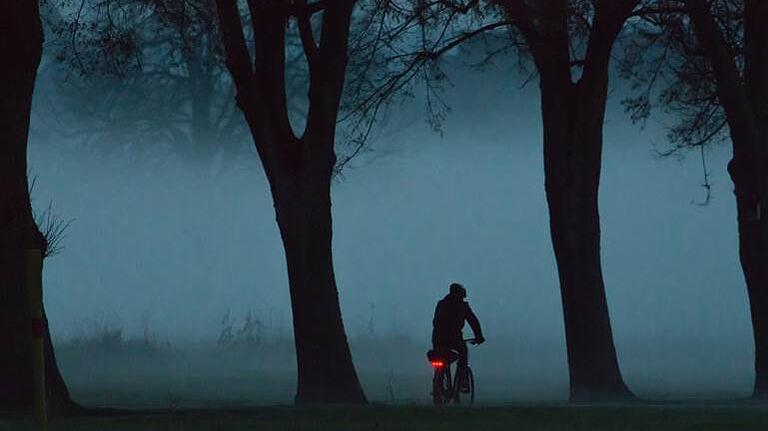 Fotografie „Novembernebel“ von Anand Anders, zu sehen in seiner Ausstellung im Bayernkolleg.&nbsp;