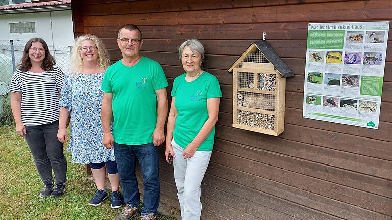 Im Bild (von links): Stephanie Namyslo und Tanja Welzenbach, Jugendarbeit Stadt Marktheidenfeld, sowie Joachim Hörnig und Ulrike Münz vom Bund Naturschutz Marktheidenfeld.