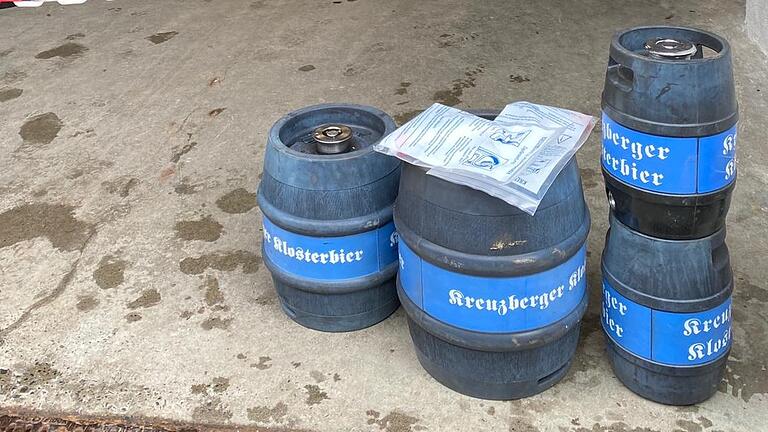 Macht den Lockdown erträglicher, überfordert aber womöglich einen einzelnen Hausstand: Ein Bierfass, wie es am Kreuzberg derzeit Mangelware ist. Macht den Lockdown erträglicher, überfordert aber womöglich einen einzelnen Hausstand: Ein Bierfass, wie es am Kreuzberg derzeit Mangelware ist.