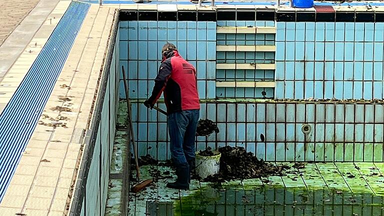Haben im Waldbad in Lengfurt Nilpferde überwintert? Haben im Waldbad in Lengfurt Nilpferde überwintert? 