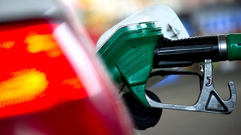 Tankdiebstähle       -  Diesel ist derzeit in Bayern am teuersten, Benzin in Sachsen. (Archivbild)