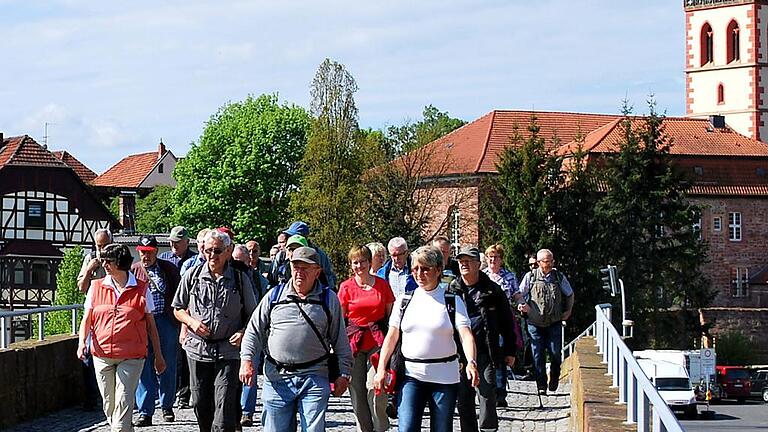 Acht thematische und geführte Wandertouren standen beim 8. Rhöner Wandertag im thüringischen Vacha zur Auswahl.