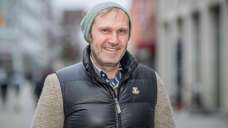 Christopher Benkert (50) aus Zell am Main findet, dass Verzicht zu mehr Achtsamkeit führt. Christopher Benkert (50) aus Zell am Main findet, dass Verzicht zu mehr Achtsamkeit führt.