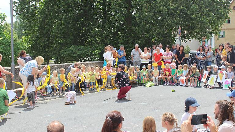 Eingeweiht wurde am Sonntagnachmittag das  Großlangheimer 'Haus für Kinder', das durch den Umbau des Josefs-Stifts erweitert wurde.&nbsp;