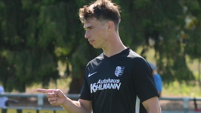 Erzielte bei seinem ersten Landesliga-Einsatz gleich sein erstes Tor: Sebastian Reusch vom TSV Karlburg. Erzielte bei seinem ersten Landesliga-Einsatz gleich sein erstes Tor: Sebastian Reusch vom TSV Karlburg.