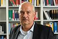 Der Würzburger Staatsrechtler Kyrill-Alexander Schwarz sieht die Demokratie in der Pflicht, sich gegen Verfassungsfeinde zu wehren – auch mit dem Mittel des Parteiverbotes.